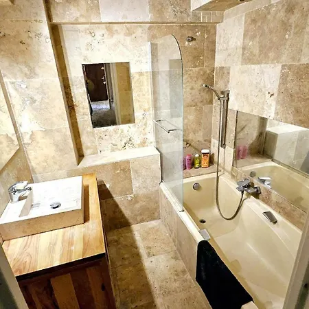 4 Pieces, Spacieux 8 Couchages * Antibes